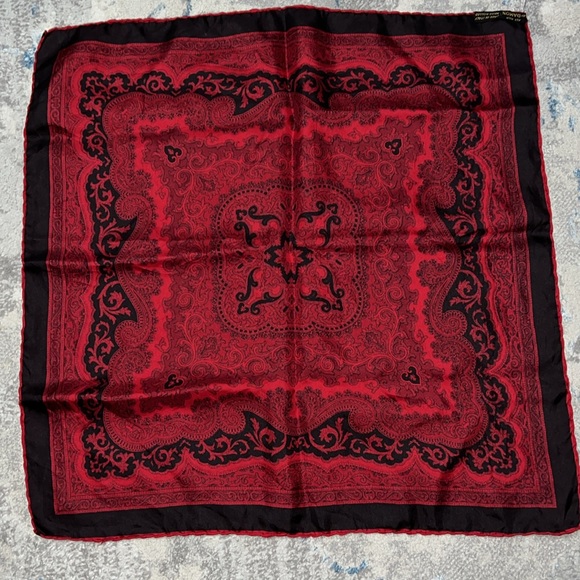 Damon all silk made in Italy scarf 🌺🍀🌺 - Picture 3 of 3